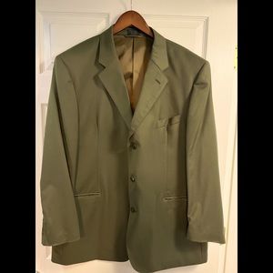 Raspinni brand suit size 48 Regular olive green color. Only worn once.